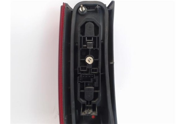 Recambio de piloto inferior trasero derecho para volvo v70 familiar 2.5 tdi referencia OEM IAM 3512427 2202531 3512426 , VOLVO |