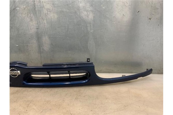 Recambio de rejilla paragolpes delantero para nissan serena (c23m) 2.3 d referencia OEM IAM 623109C016  