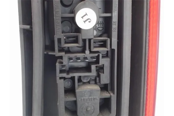 Recambio de piloto inferior trasero izquierdo para volvo v70 familiar 2.5 tdi referencia OEM IAM 3512424 2201531 35124247 , VOLV
