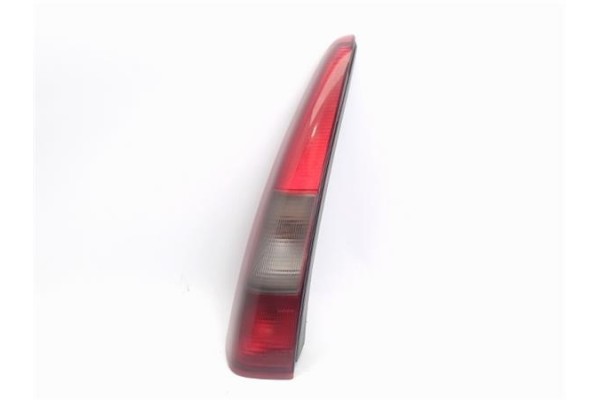 Recambio de piloto superior trasero izquierdo para volvo v70 familiar 2.5 tdi referencia OEM IAM 9169472  