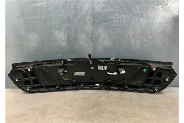 Recambio de matricula trasero para renault modus i 1.5 dci (fp0f, jp0f) referencia OEM IAM 8200757477  