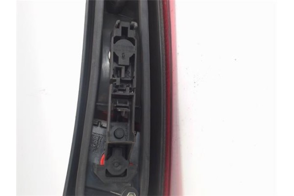 Recambio de piloto superior trasero izquierdo para volvo v70 familiar 2.5 tdi referencia OEM IAM 9169472  