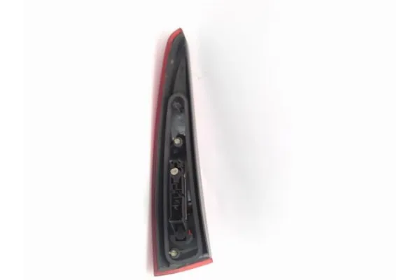 Recambio de piloto superior trasero derecho para volvo v70 familiar 2.5 tdi referencia OEM IAM 9169473  