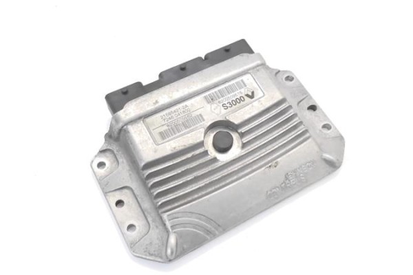 Recambio de centralita para renault scenic ii (jm) 1.6 16v referencia OEM IAM 8200623620  