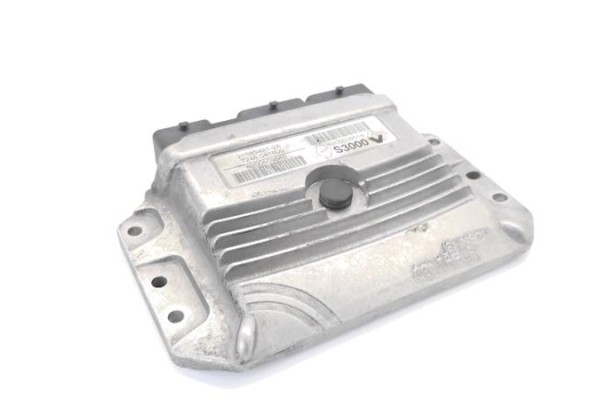 Recambio de centralita para renault scenic ii (jm) 1.6 16v referencia OEM IAM 8200623620  