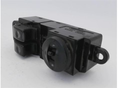 Recambio de mando elevalunas delantero izquierdo para hyundai h-1 furgón 2.5 td referencia OEM IAM 935804A000LK  