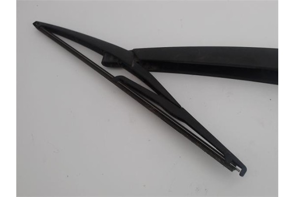 Recambio de brazo limpiaparabrisas trasero para renault clio ii fase i (b/cb0) 1.9 d (b/cb0e) referencia OEM IAM 7701045207 BMC1