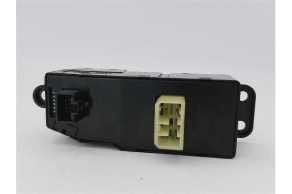 Recambio de mando elevalunas delantero izquierdo para hyundai h-1 furgón 2.5 td referencia OEM IAM 935804A000LK  