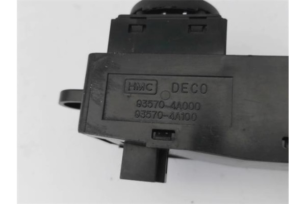 Recambio de mando elevalunas delantero izquierdo para hyundai h-1 furgón 2.5 td referencia OEM IAM 935804A000LK  
