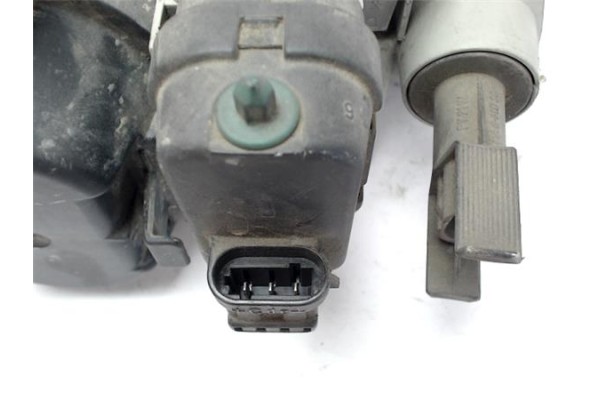 Recambio de faro delantero dcho para renault clio i fase iii referencia OEM IAM 086197 67724289 