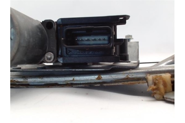 Recambio de mecanismo elevalunas delantero izquierdo para peugeot 208 1.4 active referencia OEM IAM 9674254280  