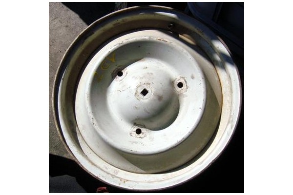 Recambio de llanta para citroen 2 cv 6 referencia OEM IAM   
