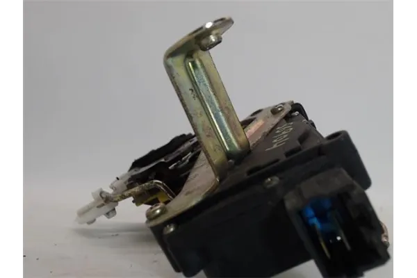 Recambio de cierre electromagnetico trasero derecho para hyundai accent (lc) 1.3 referencia OEM IAM 8142025030  