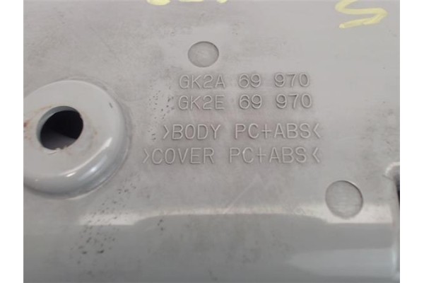 Recambio de luz delantero central techo para mazda 5 berlina (cr) 2.0 cd referencia OEM IAM GK2E69970 GK2E6997077 