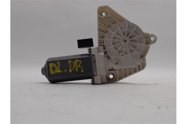 Recambio de motor elevalunas delantero derecho para mercedes-benz clase a (bm 169) 1.5 a 150 (169.031) referencia OEM IAM A16982