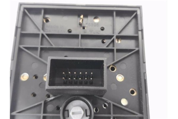 Recambio de mando de luces para opel corsa c 1.7 dti referencia OEM IAM 9138121 9116609 