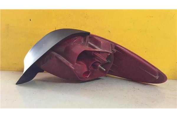 Recambio de piloto trasero izquierdo para peugeot 206 cc cabrio-coupé 1.6 16v referencia OEM IAM E27203  