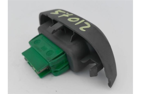 Recambio de mando elevalunas trasero izquierdo para peugeot 107 1.0 básico referencia OEM IAM 6554KZ  