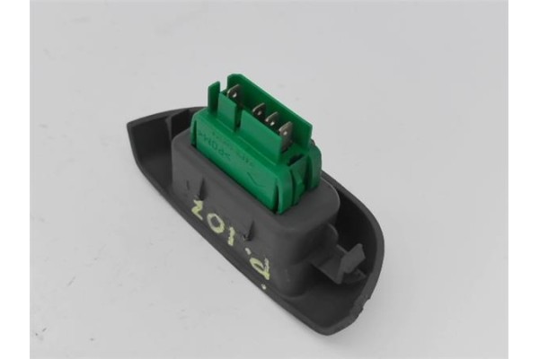 Recambio de mando elevalunas trasero izquierdo para peugeot 107 1.0 básico referencia OEM IAM 6554KZ  