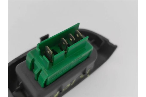 Recambio de mando elevalunas trasero izquierdo para peugeot 107 1.0 básico referencia OEM IAM 6554KZ  