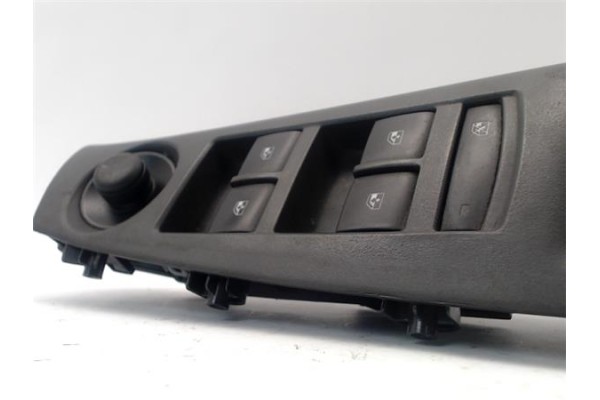 Recambio de botonera puerta delantero izquierda para chevrolet cruze 2.0 ls referencia OEM IAM 13272182 13305295 