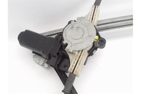Recambio de mecanismo elevalunas delantero derecho para chrysler grand voyager 2.4 referencia OEM IAM 4717200  