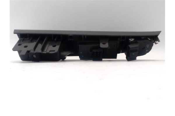 Recambio de botonera puerta delantero izquierda para chevrolet cruze 2.0 ls referencia OEM IAM 13272182 13305295 