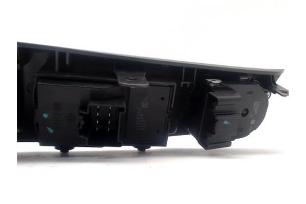 Recambio de botonera puerta delantero izquierda para chevrolet cruze 2.0 ls referencia OEM IAM 13272182 13305295 