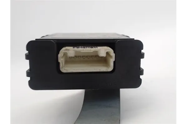 Recambio de centralita cierre puerta delantero derecha para toyota prius (nhw20) híbrido basis referencia OEM IAM 8999147030  
