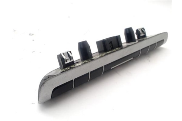 Recambio de interruptor luces emergencia para smart fortwo coupe 0.8 fortwo coupe cdi (33kw) (451.300) referencia OEM IAM A45182