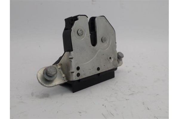 Recambio de cerradura porton para fiat 500 1.2 referencia OEM IAM 55701971  