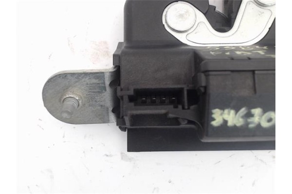 Recambio de cerradura porton para fiat 500 1.2 referencia OEM IAM 55701971  