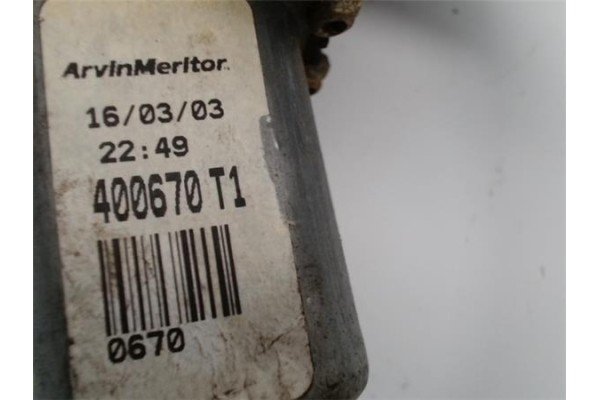 Recambio de mecanismo elevalunas trasero derecho para renault laguna ii (bg0) 1.6 16v (bg0a, bg0l) referencia OEM IAM 8200305721