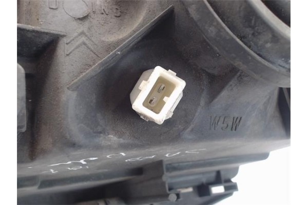 Recambio de faro delantero dcho para citroen saxo referencia OEM IAM 9618343380 86201753E 