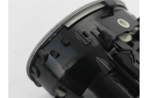 Recambio de rejilla entrada de aire para ford focus ii (da_) 1.8 tdci referencia OEM IAM 4M51A014L21BD  