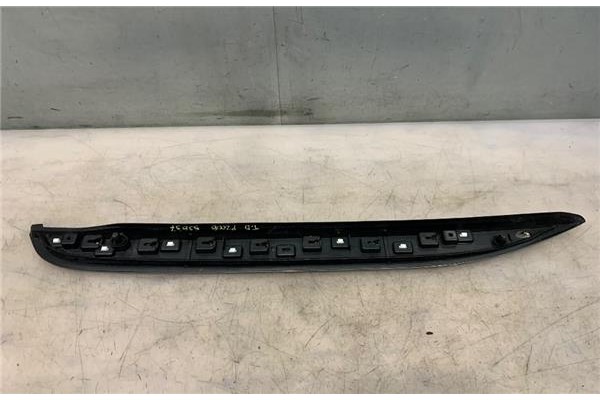 Recambio de moldura puerta trasero derecha para peugeot 2008 1.6 hdi referencia OEM IAM 16100156DX  