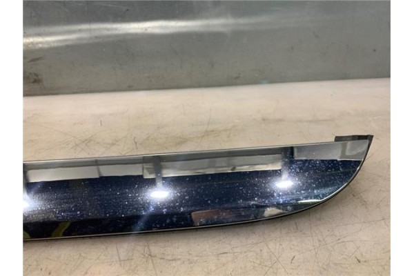 Recambio de moldura puerta trasero derecha para peugeot 2008 1.6 hdi referencia OEM IAM 16100156DX  