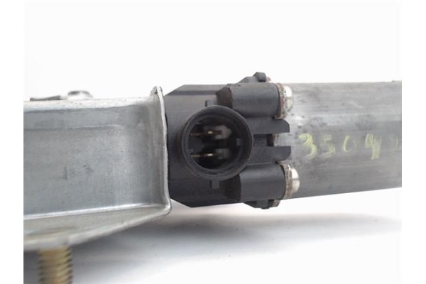 Recambio de mecanismo elevalunas delantero derecho para renault kangoo 4x4 1.9 rapid referencia OEM IAM 400664  