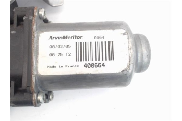 Recambio de mecanismo elevalunas delantero derecho para renault kangoo 4x4 1.9 rapid referencia OEM IAM 400664  
