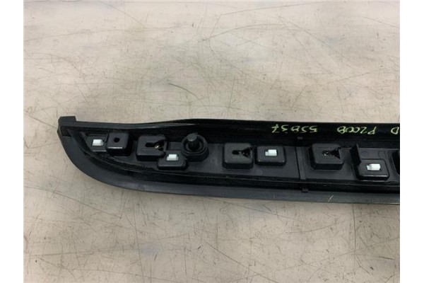 Recambio de moldura puerta trasero derecha para peugeot 2008 1.6 hdi referencia OEM IAM 16100156DX  