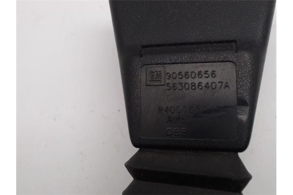 Recambio de anclaje cinturon delantero derecho para opel zafira a 1.8 16v referencia OEM IAM 90560656 5633086407A 
