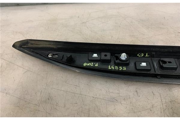 Recambio de moldura puerta trasero izquierda para peugeot 2008 1.6 hdi referencia OEM IAM 16100155DX  