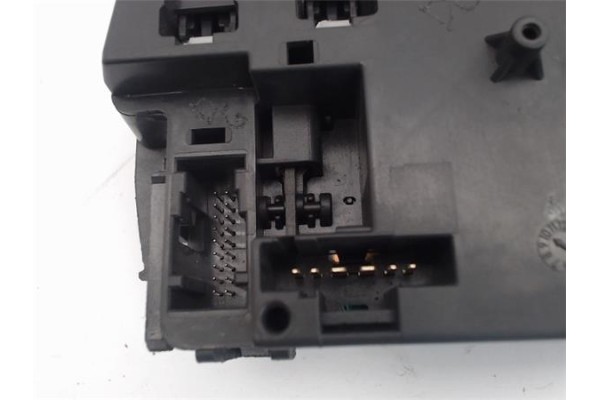 Recambio de mando limpiaparabrisas para renault clio iii referencia OEM IAM 88103009418  