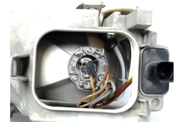 Recambio de faro delantero dcho para volkswagen passat berlina (3a2) referencia OEM IAM 357941018A  