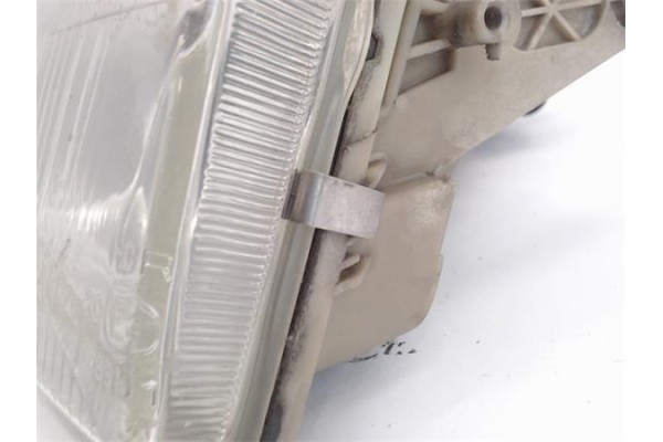 Recambio de faro delantero izquierdo para peugeot 205 berlina referencia OEM IAM 084388  