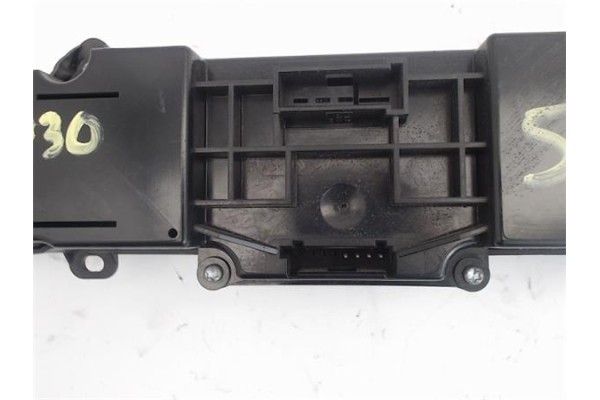 Recambio de interruptor luces emergencia para mercedes-benz vito / mixto furgón (w639) 113 cdi referencia OEM IAM A6398701110 A6