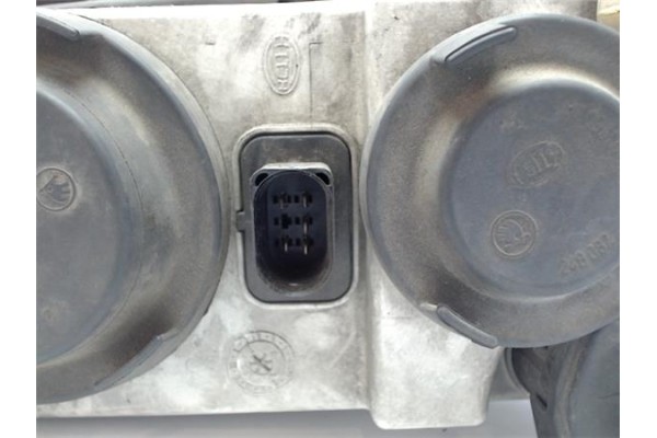 Recambio de faro delantero dcho para skoda octavia berlina (1u2) referencia OEM IAM 1U1941018N  
