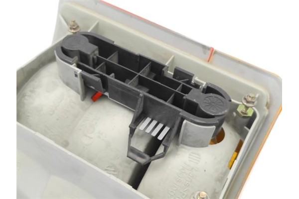 Recambio de piloto trasero derecho para land rover range rover (lp) 4.6 vogue (160kw) referencia OEM IAM STC8480  