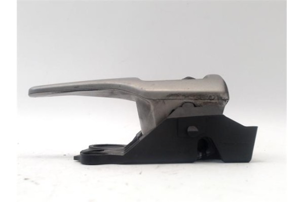 Recambio de manilla int. puerta delantero derecha para toyota auris (e15) 2.0 d-4d referencia OEM IAM 6920512220B4  