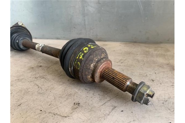 Recambio de palier delantero izquierdo para renault trafic ii combi 1.9 29 combi6 acristalado parcial referencia OEM IAM   